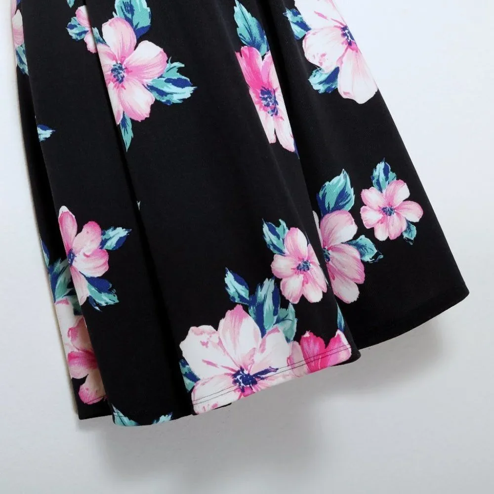 NWT‎ Monteau Sleeveless Halter Floral Mini Dress